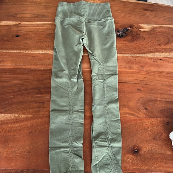 FP Movement High-Rise 7/8 Length Good Karma Legging XS/S - Picture 3 of 4